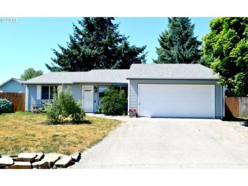 870 Sugarberry Ln, Lebanon, OR 97355-1635