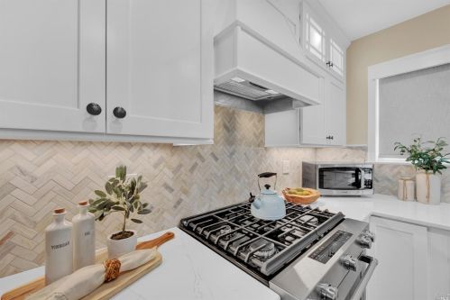 1000 Woodridge Dr, Vacaville CA  95687-6440 exterior