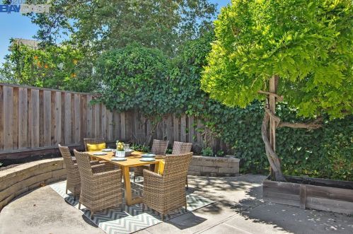 3616 Portsmouth Ct, Pleasanton CA  94588-3594 exterior