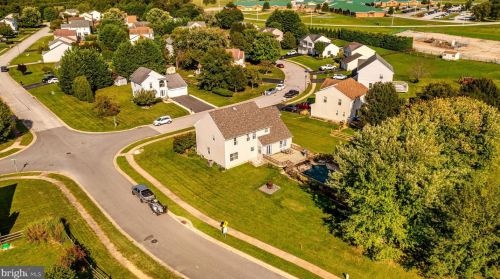 101 Stoneridge Pl, Bear DE  19701-1952 exterior