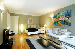 132 Sweetzer Ave, Los Angeles CA  90048-3567 exterior