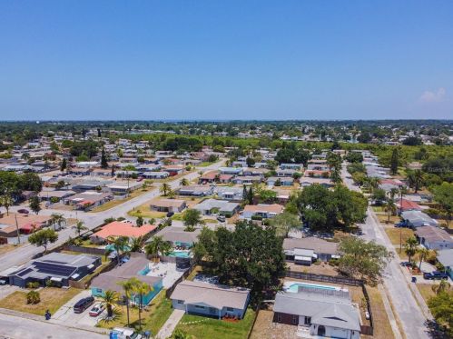 3427 Coldwell Dr, Tarpon Springs FL  34691-4836 exterior