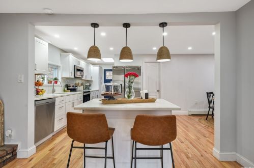 147 Waterside Ave, Northport NY  11768-2154 exterior