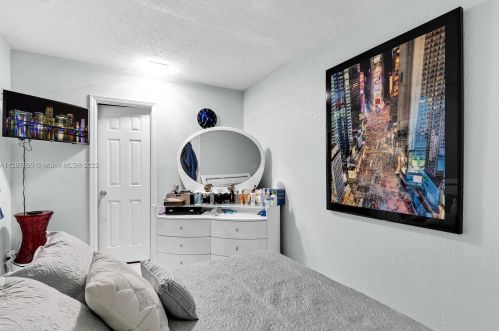 2637 9th Ct, Hialeah FL  33010-1223 exterior