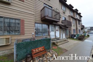 64 Daffodil Ln, Staten Island, NY 10314-5838
