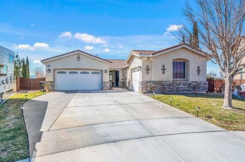 17613 High Bluff Ct, Victorville, CA 92395-7761