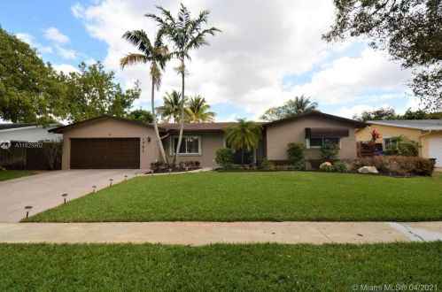 1751 107th Ave, Hollywood, FL 33026-2805