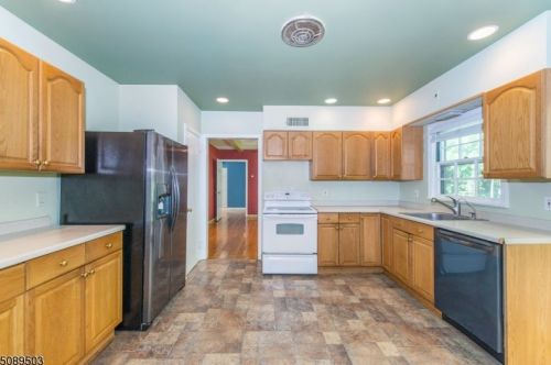 250 Jacksonville Rd, Lincoln Park NJ  07035-1505 exterior