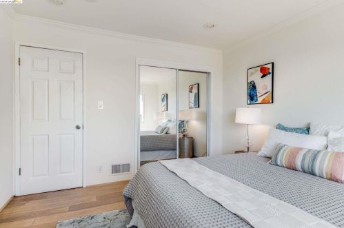 8410 Aster Ave, Oakland CA  94605-4104 exterior