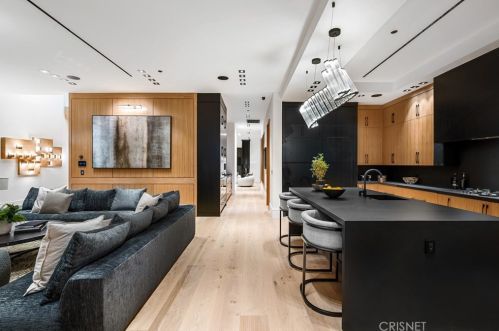 4508 Haskell Ave, Van Nuys CA  91436-3148 exterior