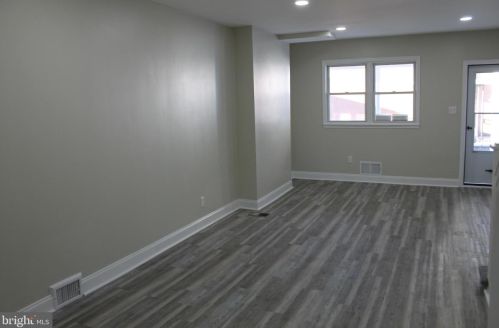 3 8th St, Boothwyn, PA 19061-4705