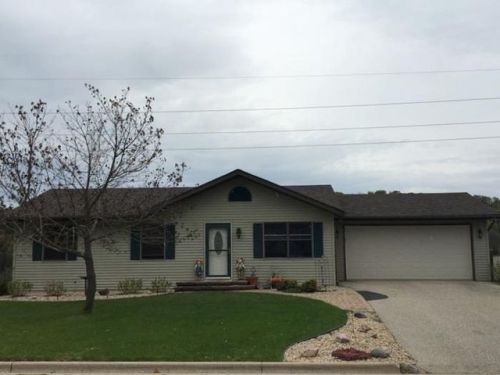 3015 Pleasant Dr, Holmen, WI 54636-9171