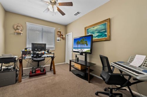 27560 Nellie Ct, Temecula CA  92591-2846 exterior