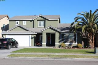 936 Loyola Ave, Visalia, CA 93277-6556