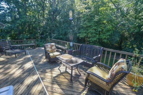 6233 Edgerton Ave, Greendale, WI 53129-1203