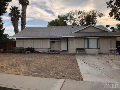 11221 Dan Dr, Armona, CA 93202-9778