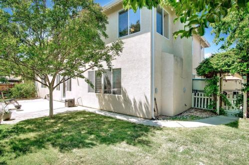 361 Majestic Dr, Hollister CA  95023-7032 exterior