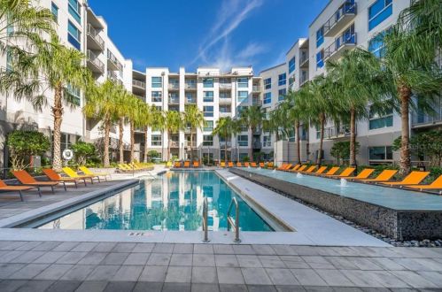 899-2001 Orange Ave, Orlando FL  32801 exterior