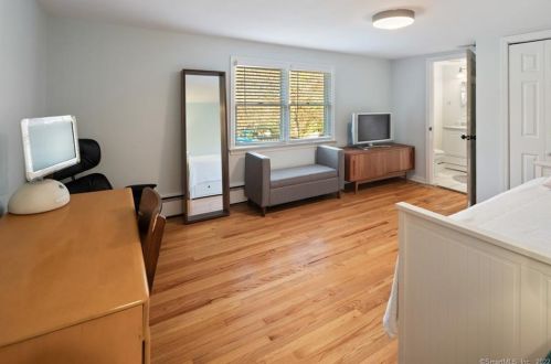 272 Old Grumman Hill Rd, Wilton CT  06897-4647 exterior