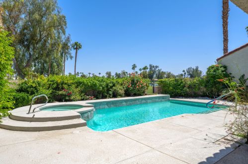 10111 Lakeview Dr, Rancho Mirage CA  92270-1474 exterior