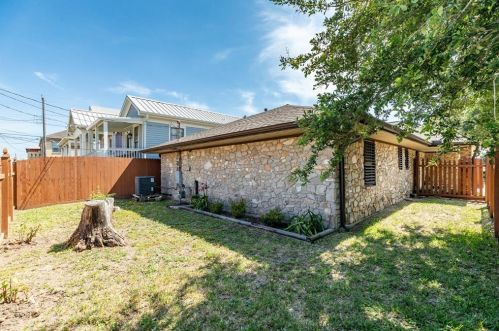 803 Sealy St, Galveston TX 77550-6221 exterior