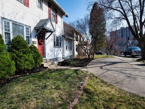 260 Magnolia Pl, Pittsburgh, PA 15228-1356