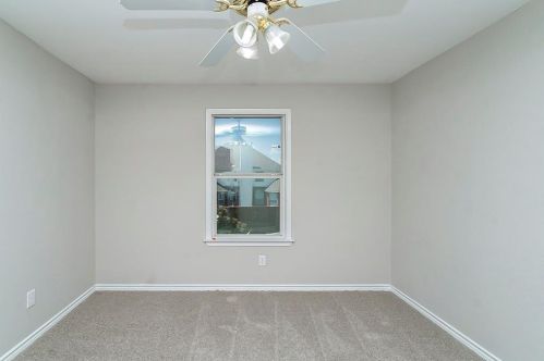 3500 Mustang Dr, Denton TX  76210-0344 exterior