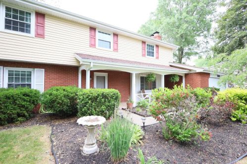 15615 Carriage Ln, Mishawaka, IN 46545-1525