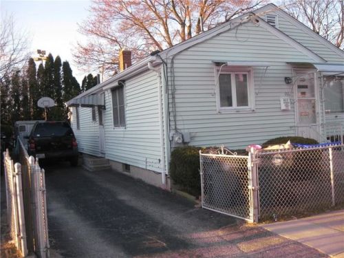 111 Lubec St, Providence, RI 02904-1656