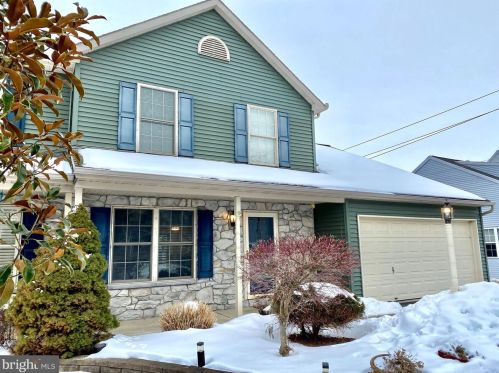 117 Wyneberry Dr, Ephrata, PA 17522-2595