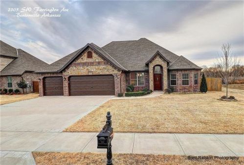 2305 Farringdon Ave, Bentonville, AR 72712-7807