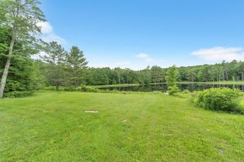 724 Sackett Lake Rd, Monticello NY  12701-4714 exterior