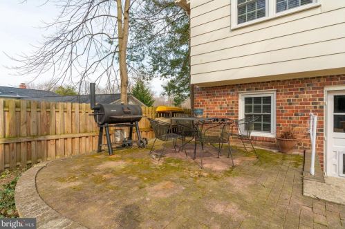 6614 Huntsman Blvd, Springfield VA 22152-2621 exterior