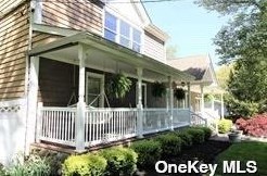 162 Highview Dr, Baiting Hollow, NY 11933-9790