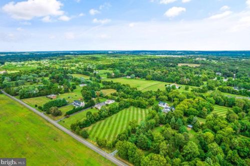 10719 Kettle Run Rd, Nokesville VA  20181-1715 exterior