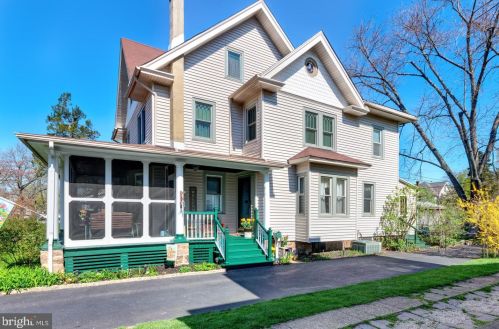 812 Highland Ave, Palmyra, NJ 08065-1925