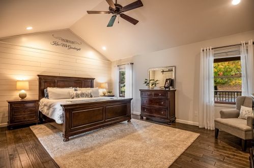 323 Blackhawk Rd, Beaver Falls PA  15010-1405 exterior