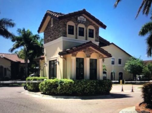 3183 103rd Ct, Miami, FL 33165-2840