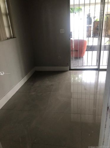 1481 9th Ct, Hialeah FL  33010-3331 exterior