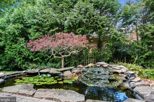 7419 Tower St, Falls Church, VA 22046-1936