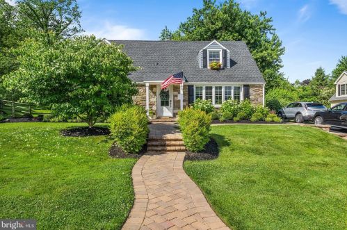 1100 Wedgewood Rd, Flourtown, PA 19031-2126