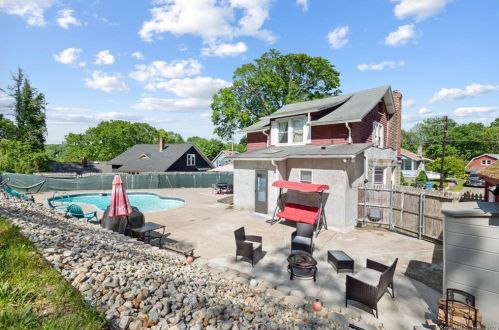 40 Hedge Ave, Norwich CT  06360-5920 exterior