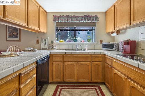 721 Woodmeadow Pl, Oakley, CA 94561-2523