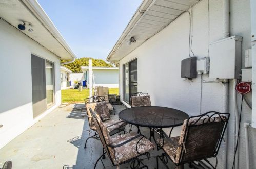555 Cameo Dr, Lakeland FL  33803-2330 exterior