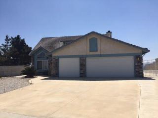 15231 Halinor St, Hesperia, CA 92345-1303