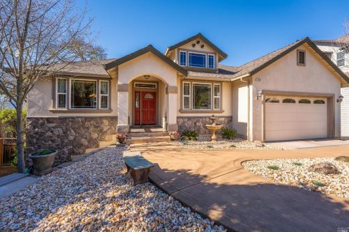 2520 Bartlett Ct, Ukiah, CA 95482-2024