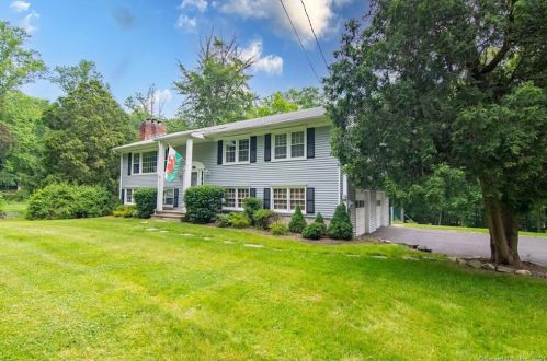 113 Dogwood Ln, Stamford CT  06903-4532 exterior