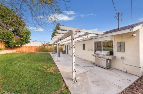 2647 Angela St, Simi Valley CA  93065-2605 exterior