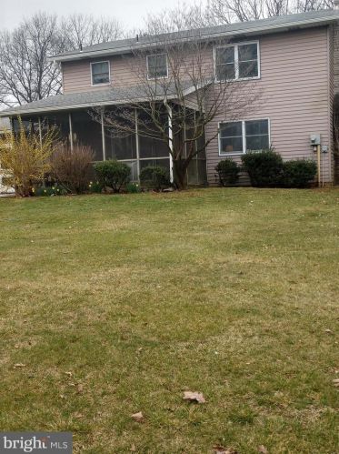 954 Areba Ave, Swatara PA  17033-2201 exterior