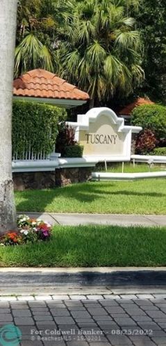 8212 25th Ct, Hollywood, FL 33025-2990